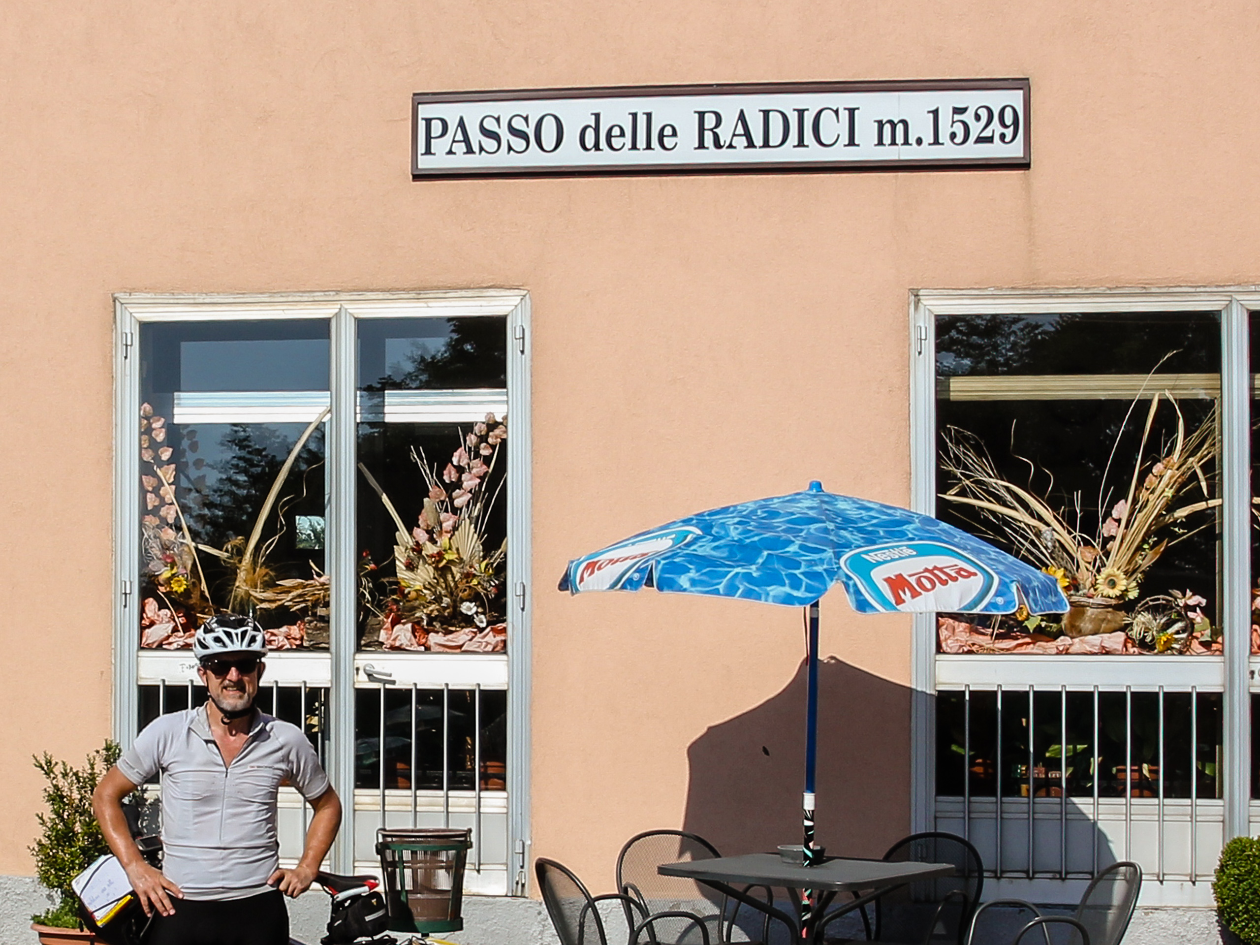 Passo delle Radici, 1529 m – ab hier ist es die Toskana